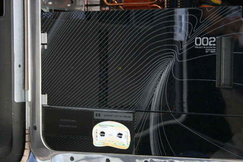 Illustration for article titled The Love Child of HP and Voodoo: Blackbird 002 Gaming PC Photos and Impressions
